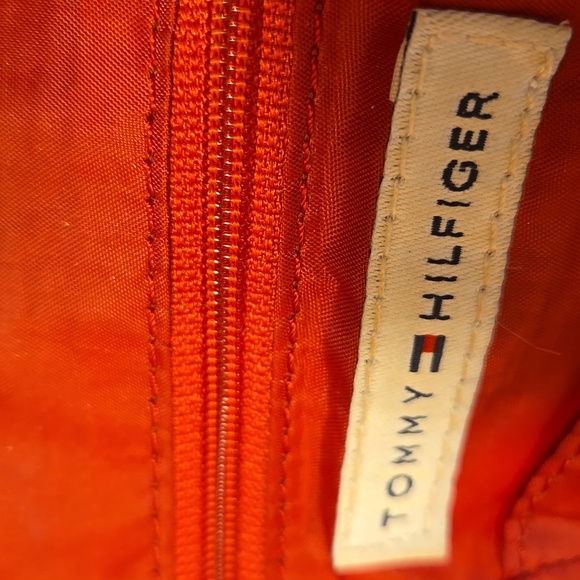 Designer Tommy Hilfiger Black Shoulder Bag - Picture 8 of 11